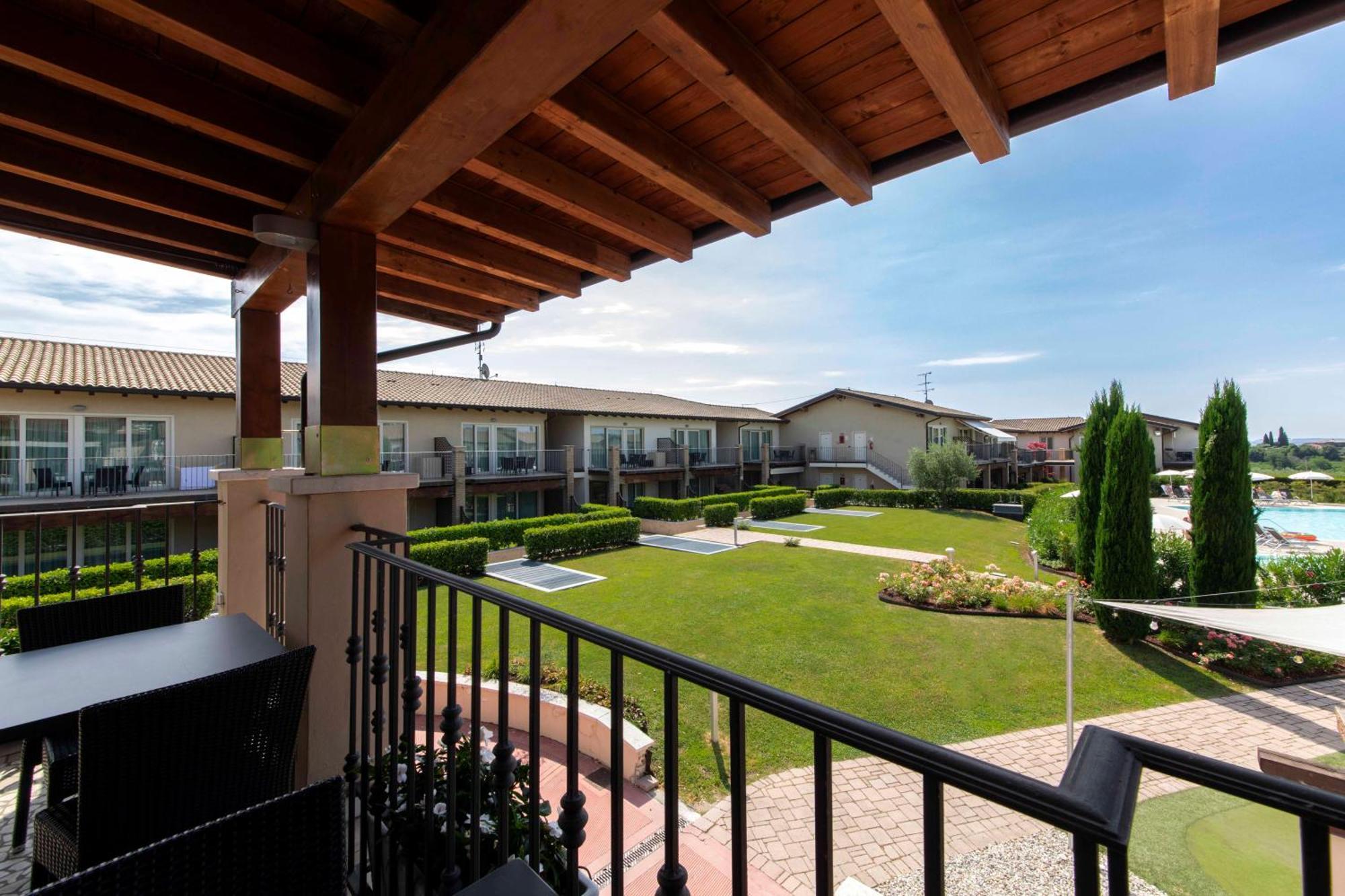 Lake Garda Resort Moniga del Garda Esterno foto