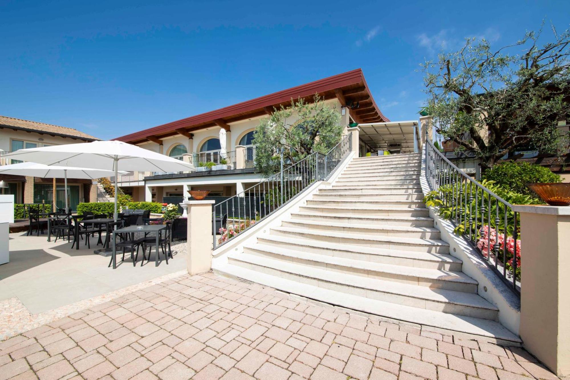 Lake Garda Resort Moniga del Garda Esterno foto