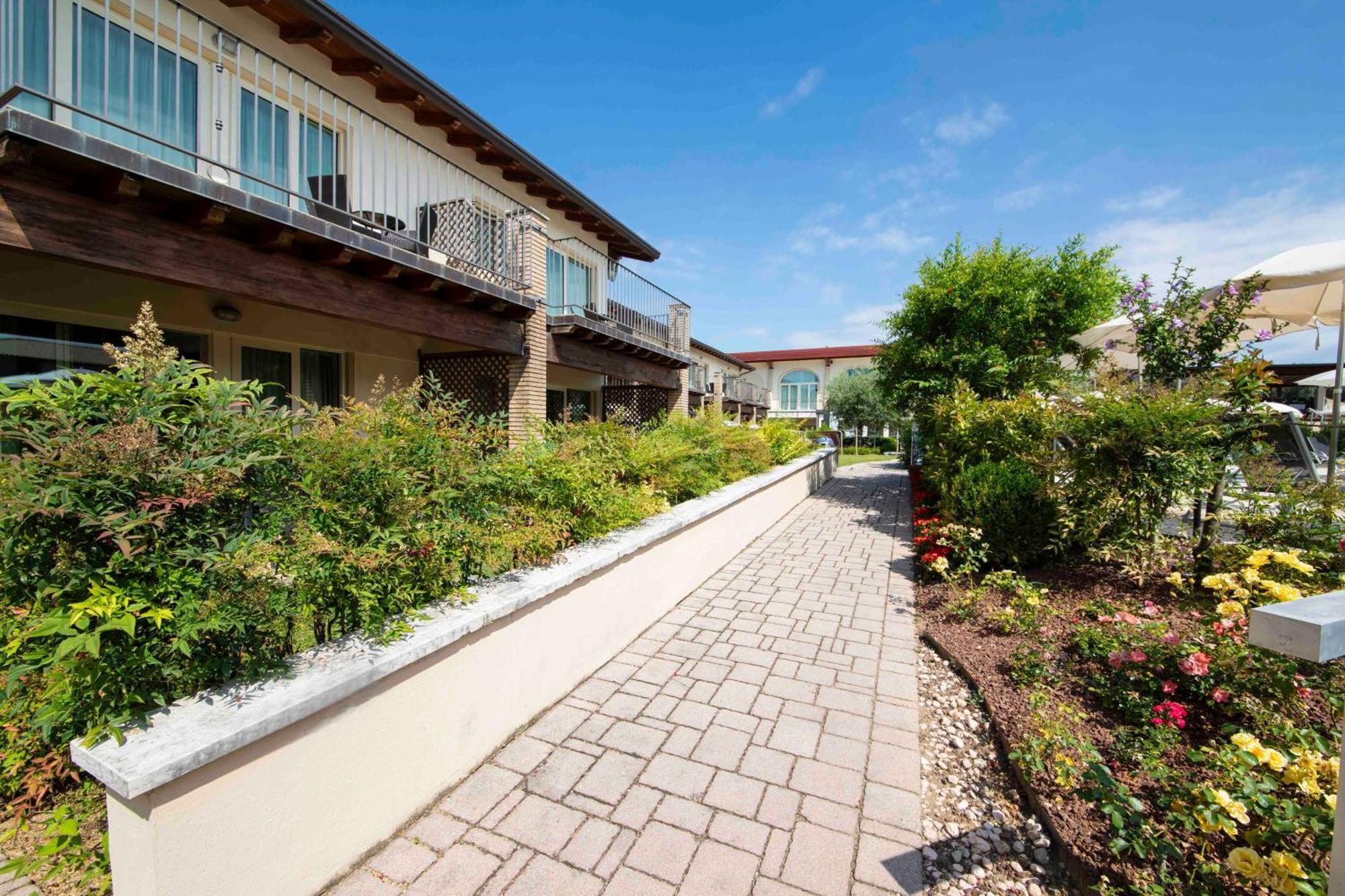 Lake Garda Resort Moniga del Garda Esterno foto
